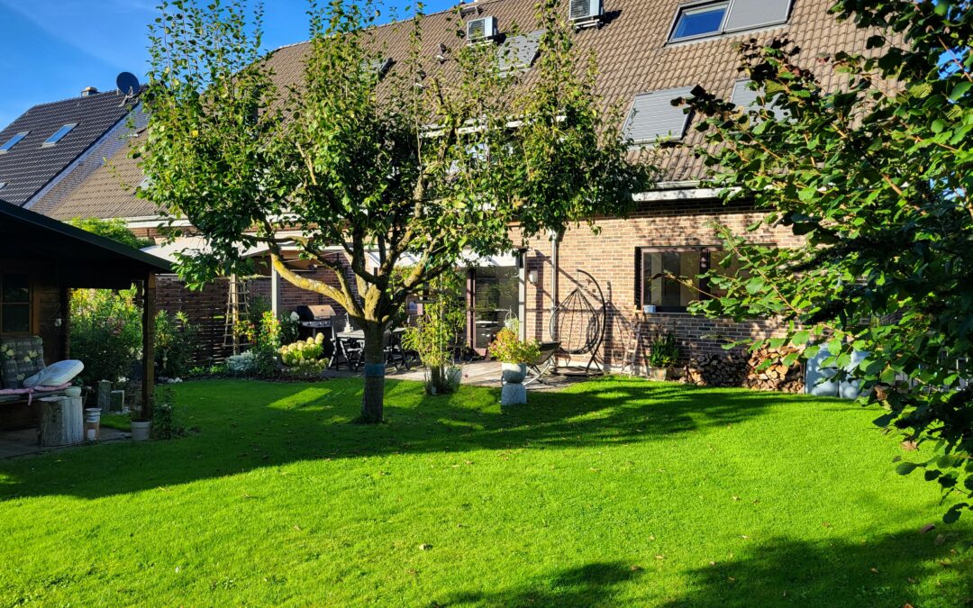 Attraktive Maisonette-Wohnung mit Garage und Garten in Feldrandlage von Pulheim-Stommeln!