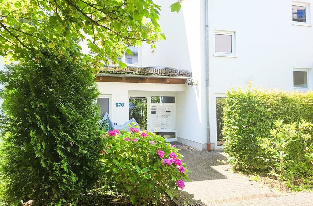 TOP Kapitalanlage mitten in Stommeln! Gut vermietete und seniorengerechte 2 Zimmerwohnung mit Loggia im Christinapark